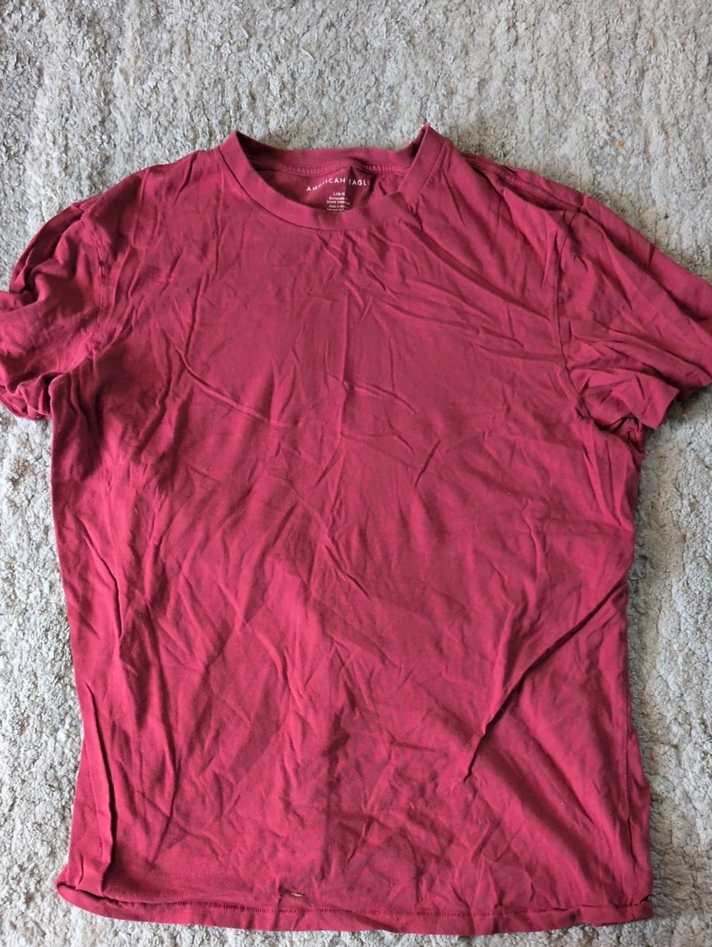 American Eagle Outfitters Men's Short Sleeve Tee in Wine Red
